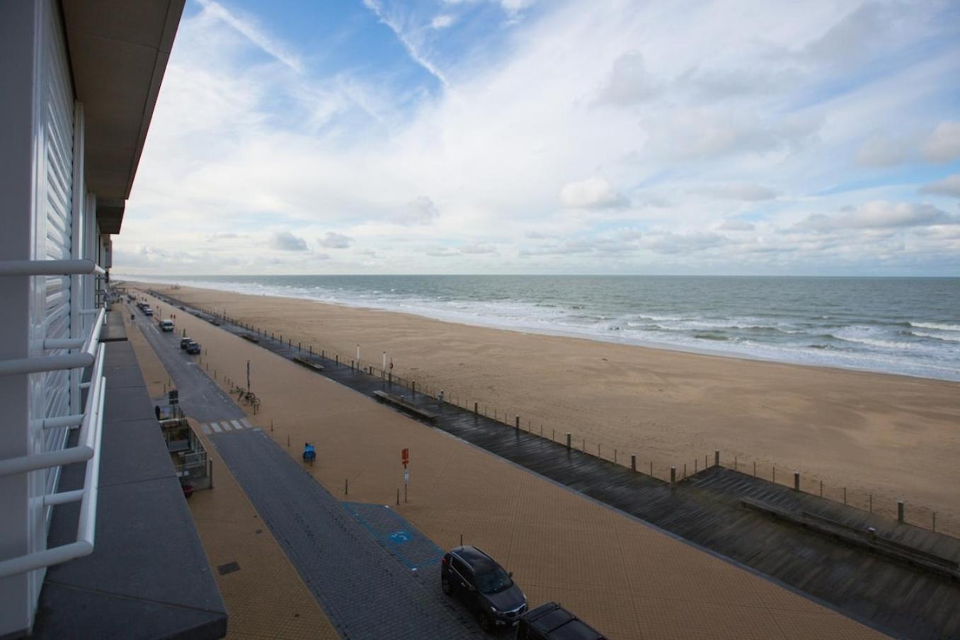 Bright Apartment With Sea View Oostende Exterior foto